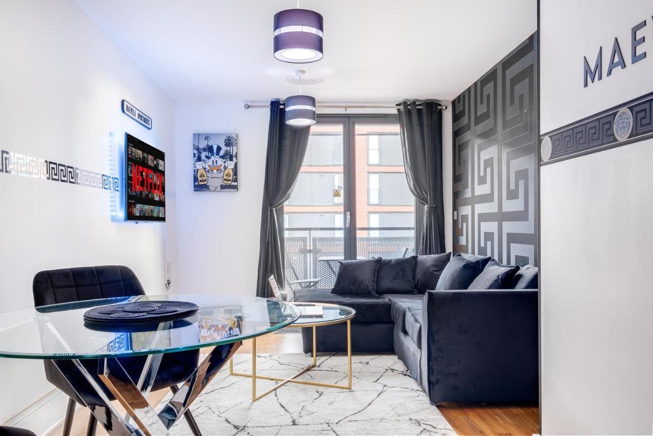 Maevela Apartments - Arcadian Versace Themed Apt ☆ Huge Balcony / Free Parking → Free Netflix -2 Min Walk From Birmingham Hippodrome Theatre, Arcadian, China Town, Sidewalk Club, Gay Village, 5 Mins From New Street Train Station - Birmingham Grand Ce Esterno foto