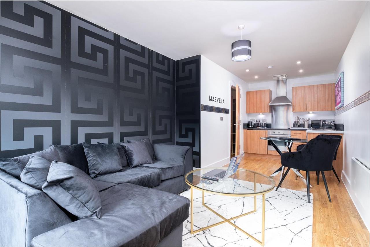 Maevela Apartments - Arcadian Versace Themed Apt ☆ Huge Balcony / Free Parking → Free Netflix -2 Min Walk From Birmingham Hippodrome Theatre, Arcadian, China Town, Sidewalk Club, Gay Village, 5 Mins From New Street Train Station - Birmingham Grand Ce Esterno foto