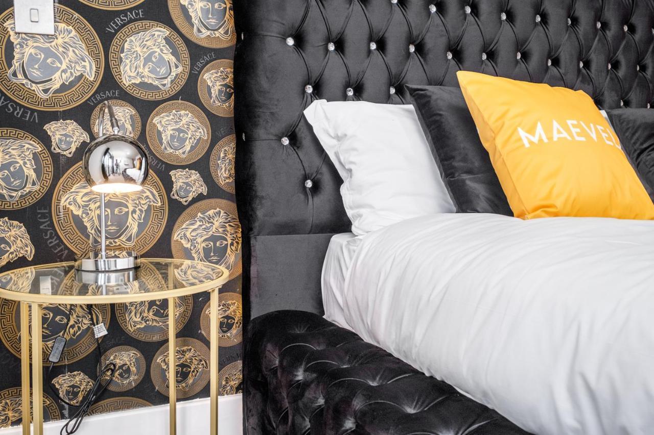 Maevela Apartments - Arcadian Versace Themed Apt ☆ Huge Balcony / Free Parking → Free Netflix -2 Min Walk From Birmingham Hippodrome Theatre, Arcadian, China Town, Sidewalk Club, Gay Village, 5 Mins From New Street Train Station - Birmingham Grand Ce Esterno foto