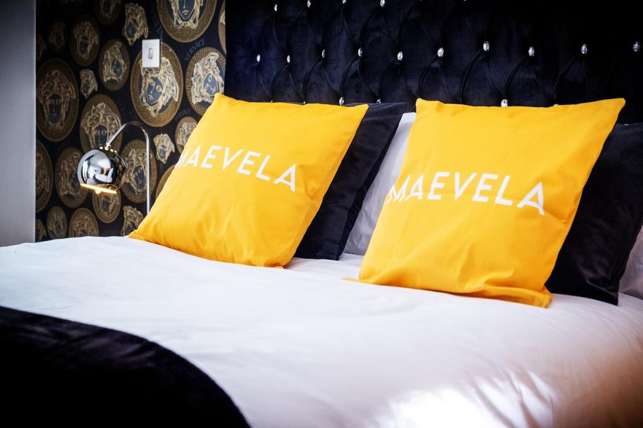 Maevela Apartments - Arcadian Versace Themed Apt ☆ Huge Balcony / Free Parking → Free Netflix -2 Min Walk From Birmingham Hippodrome Theatre, Arcadian, China Town, Sidewalk Club, Gay Village, 5 Mins From New Street Train Station - Birmingham Grand Ce Esterno foto
