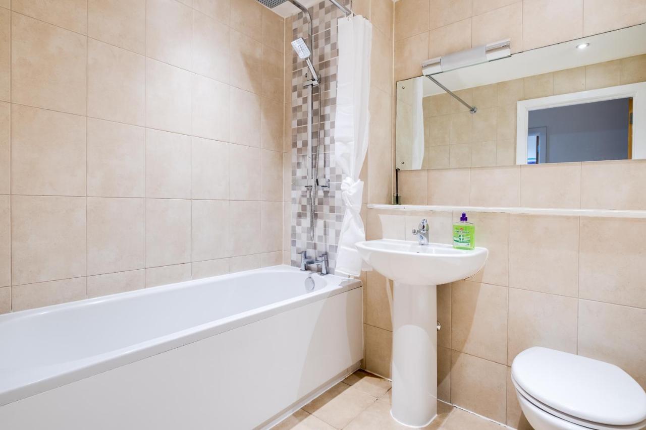 Maevela Apartments - Arcadian Versace Themed Apt ☆ Huge Balcony / Free Parking → Free Netflix -2 Min Walk From Birmingham Hippodrome Theatre, Arcadian, China Town, Sidewalk Club, Gay Village, 5 Mins From New Street Train Station - Birmingham Grand Ce Esterno foto