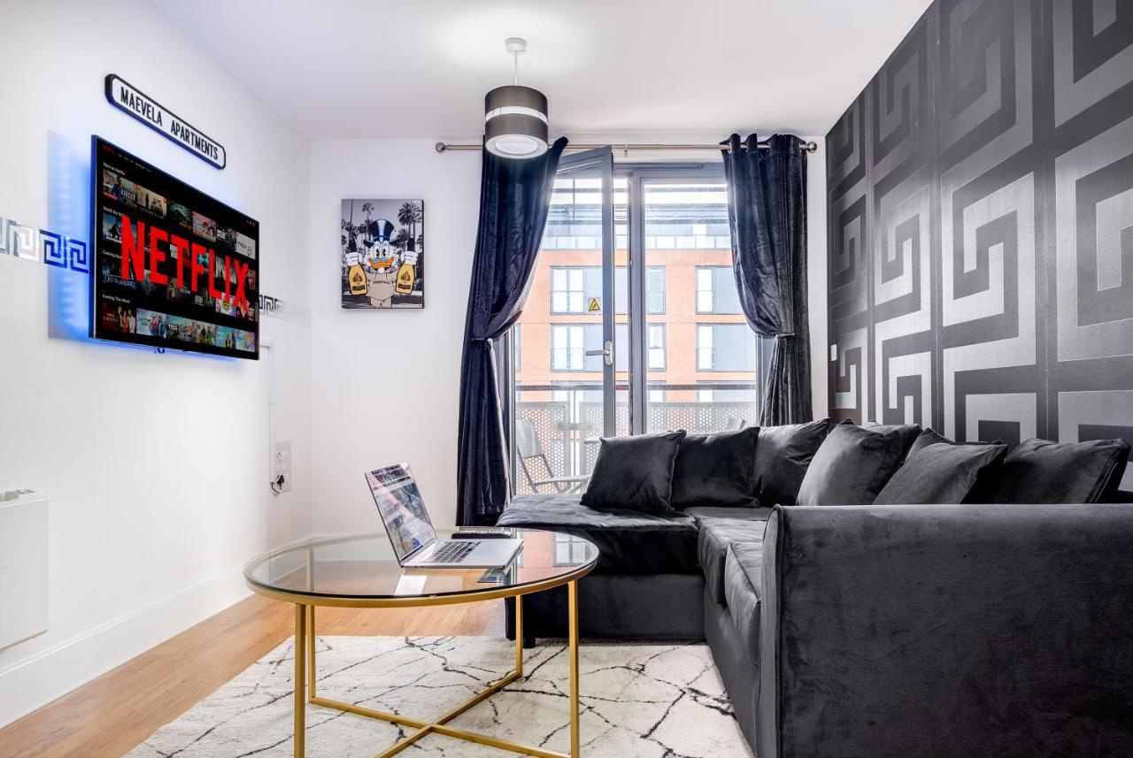 Maevela Apartments - Arcadian Versace Themed Apt ☆ Huge Balcony / Free Parking → Free Netflix -2 Min Walk From Birmingham Hippodrome Theatre, Arcadian, China Town, Sidewalk Club, Gay Village, 5 Mins From New Street Train Station - Birmingham Grand Ce Esterno foto