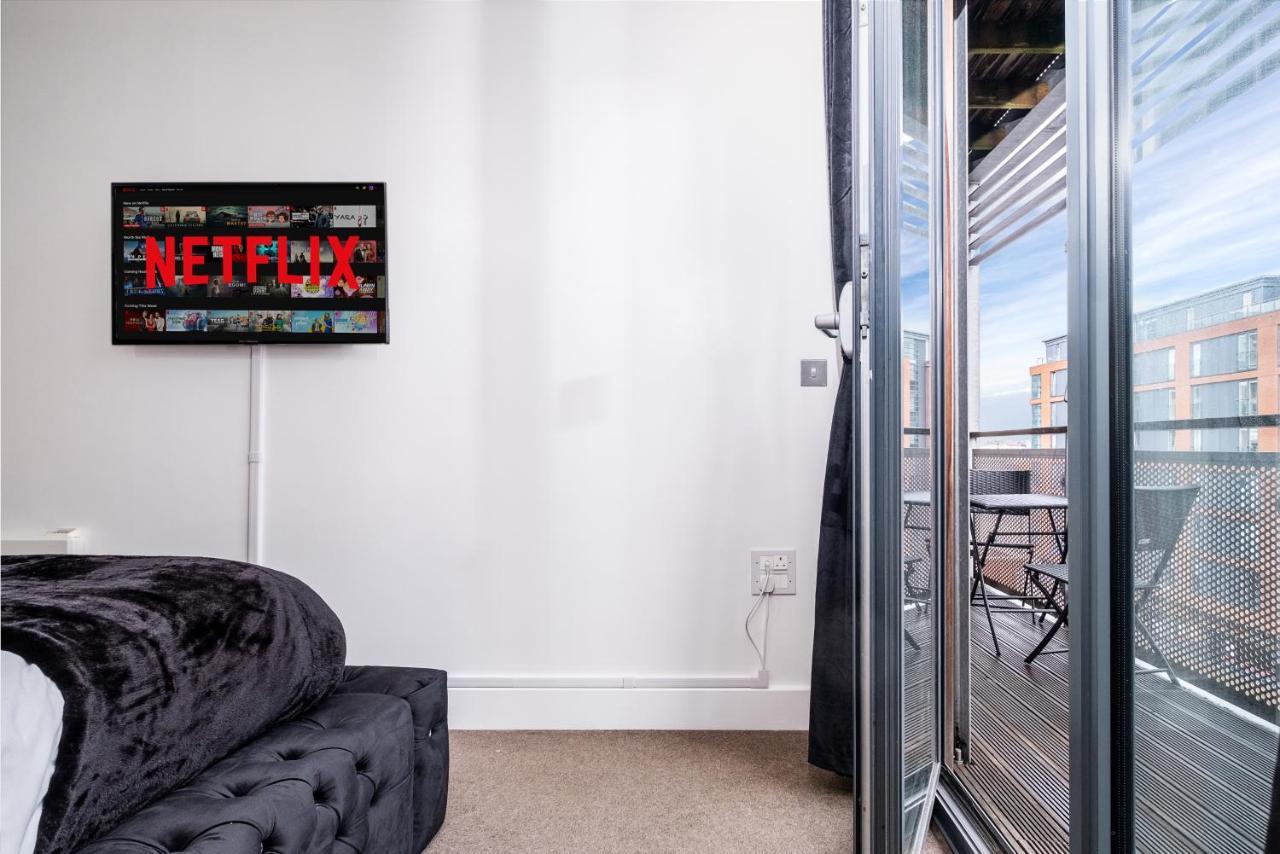 Maevela Apartments - Arcadian Versace Themed Apt ☆ Huge Balcony / Free Parking → Free Netflix -2 Min Walk From Birmingham Hippodrome Theatre, Arcadian, China Town, Sidewalk Club, Gay Village, 5 Mins From New Street Train Station - Birmingham Grand Ce Esterno foto