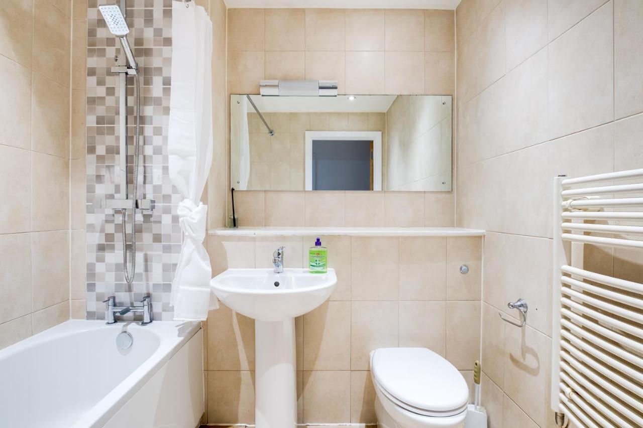 Maevela Apartments - Arcadian Versace Themed Apt ☆ Huge Balcony / Free Parking → Free Netflix -2 Min Walk From Birmingham Hippodrome Theatre, Arcadian, China Town, Sidewalk Club, Gay Village, 5 Mins From New Street Train Station - Birmingham Grand Ce Esterno foto